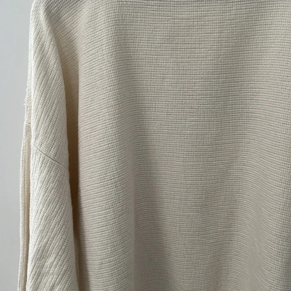 long sleeve top sweater roses . Chic. Woman - Picture 7 of 9